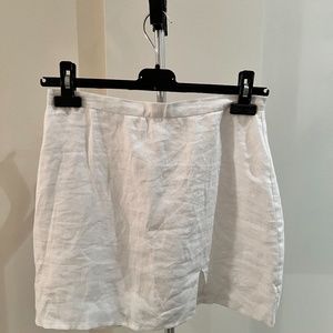Verge Girl White Skirt